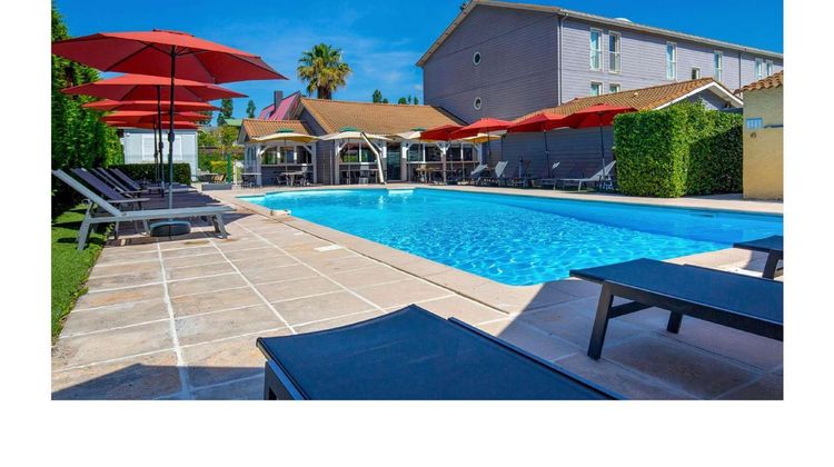 Ibis Styles Aubagne Gemenos Pool
