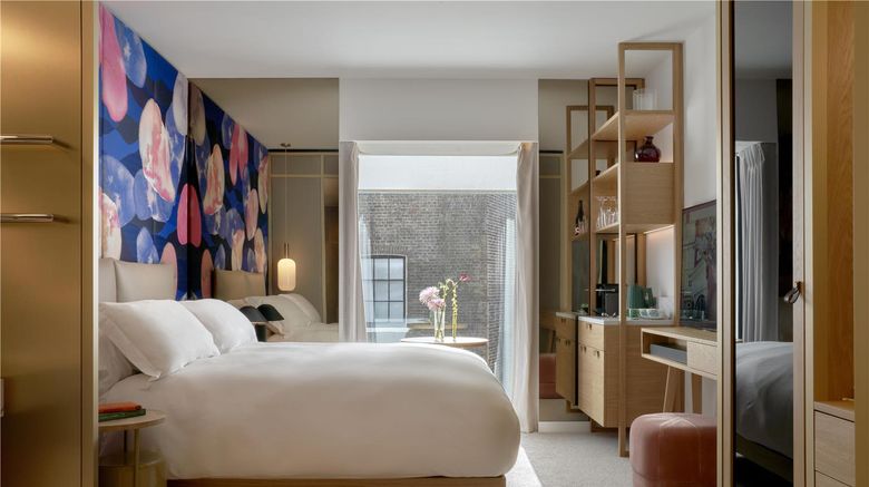 <b>The BoTree London, Curio Collection Room</b>. Images powered by <a href="https://iceportal.shijigroup.com/" title="IcePortal" target="_blank">IcePortal</a>.