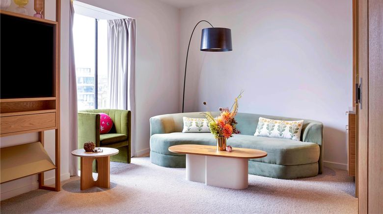 <b>The BoTree London, Curio Collection Room</b>. Images powered by <a href="https://iceportal.shijigroup.com/" title="IcePortal" target="_blank">IcePortal</a>.