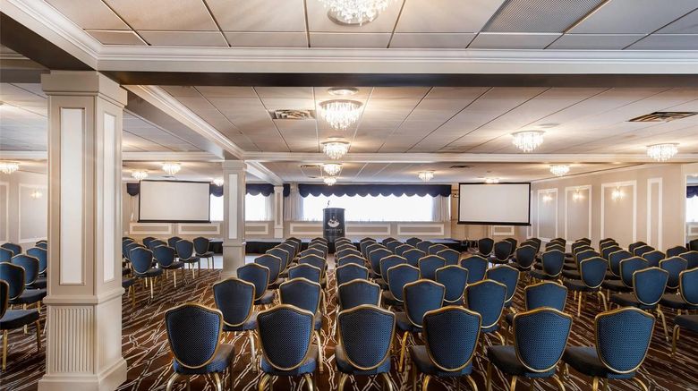 <b>Fantasyland Hotel Meeting</b>. Images powered by <a href="https://iceportal.shijigroup.com/" title="IcePortal" target="_blank">IcePortal</a>.