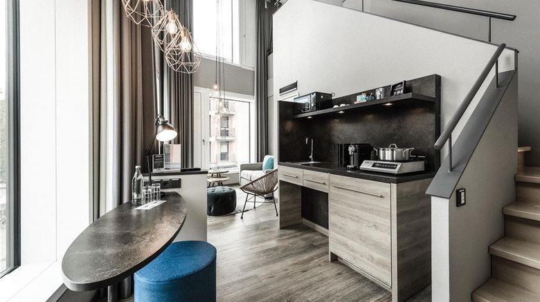 <b>HARBR Hotel Konstanz Suite</b>. Images powered by <a href="https://iceportal.shijigroup.com/" title="IcePortal" target="_blank">IcePortal</a>.