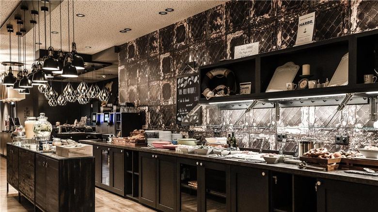 <b>HARBR Hotel Konstanz Restaurant</b>. Images powered by <a href="https://iceportal.shijigroup.com/" title="IcePortal" target="_blank">IcePortal</a>.