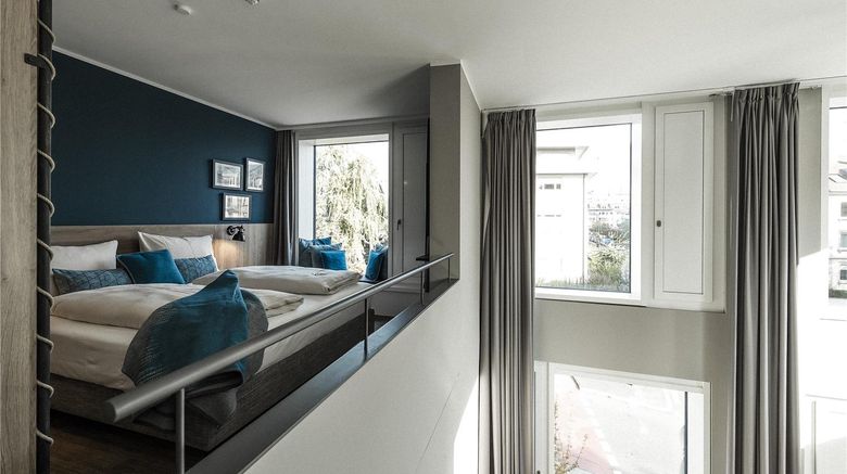 <b>HARBR Hotel Konstanz Suite</b>. Images powered by <a href="https://iceportal.shijigroup.com/" title="IcePortal" target="_blank">IcePortal</a>.