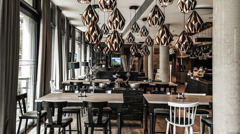 <b>HARBR Hotel Konstanz Restaurant</b>. Images powered by <a href="https://iceportal.shijigroup.com/" title="IcePortal" target="_blank">IcePortal</a>.