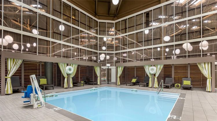Radisson St Louis Downtown Conv Ctr Pool
