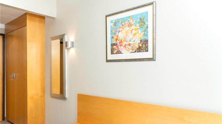 <b>elaya Hotel Hannover City Room</b>. Images powered by <a href="https://iceportal.shijigroup.com/" title="IcePortal" target="_blank">IcePortal</a>.