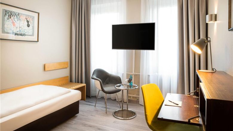 <b>elaya Hotel Hannover City Room</b>. Images powered by <a href="https://iceportal.shijigroup.com/" title="IcePortal" target="_blank">IcePortal</a>.