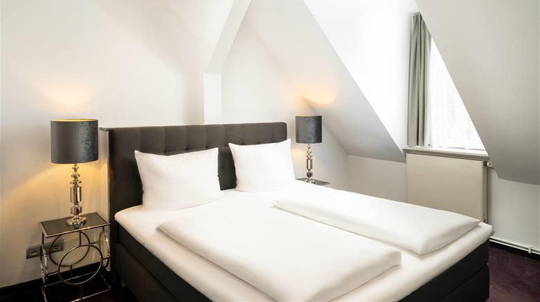 <b>elaya Hotel Hannover City Suite</b>. Images powered by <a href="https://iceportal.shijigroup.com/" title="IcePortal" target="_blank">IcePortal</a>.