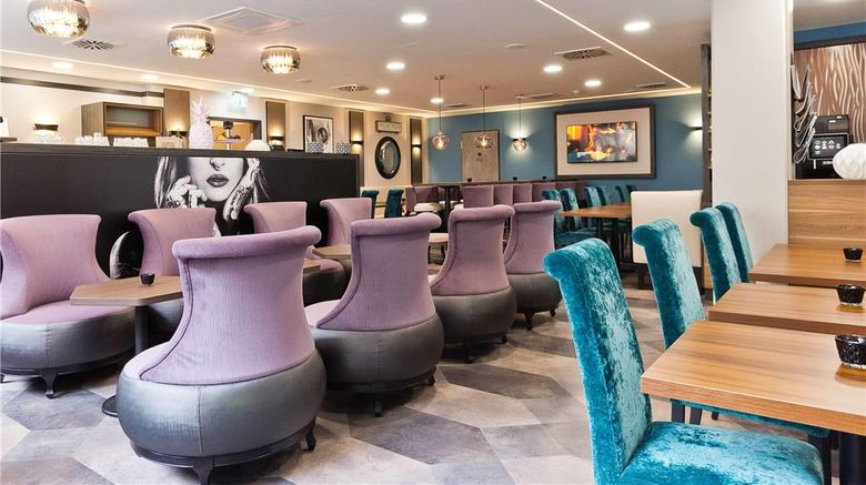 <b>elaya Hotel Munich City Lobby</b>. Images powered by <a href="https://iceportal.shijigroup.com/" title="IcePortal" target="_blank">IcePortal</a>.