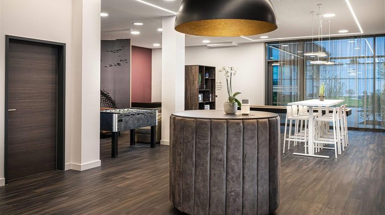 <b>elaya Hotel Augsburg Lobby</b>. Images powered by <a href="https://iceportal.shijigroup.com/" title="IcePortal" target="_blank">IcePortal</a>.
