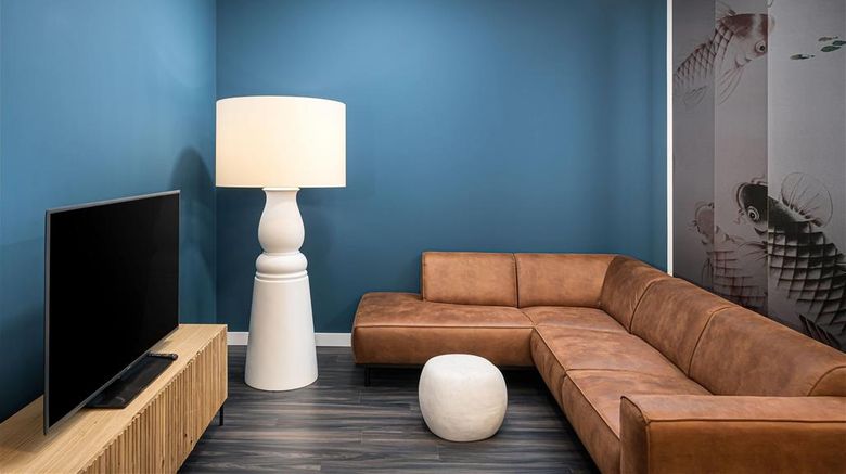 <b>elaya Hotel Augsburg Lobby</b>. Images powered by <a href="https://iceportal.shijigroup.com/" title="IcePortal" target="_blank">IcePortal</a>.