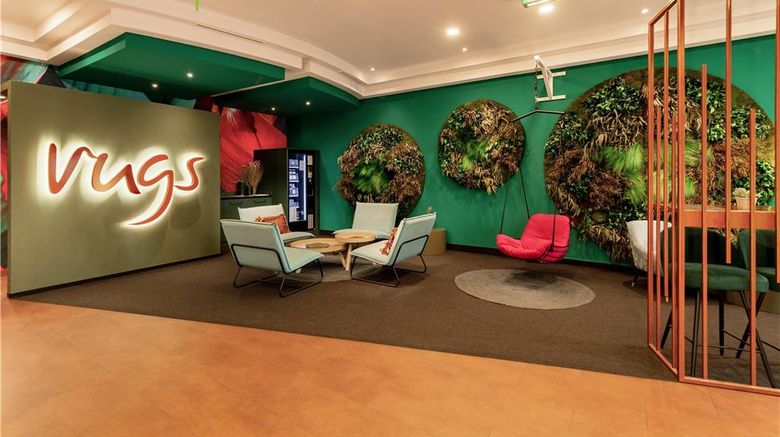 <b>Rugs Hotel Augsburg Lobby</b>. Images powered by <a href="https://iceportal.shijigroup.com/" title="IcePortal" target="_blank">IcePortal</a>.