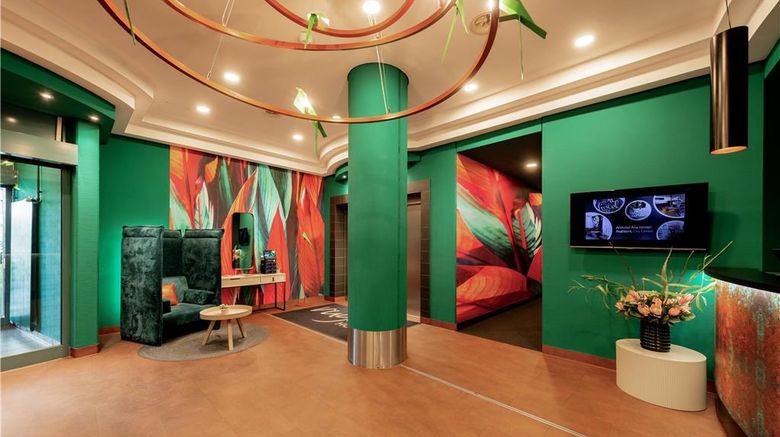 <b>Rugs Hotel Augsburg Lobby</b>. Images powered by <a href="https://iceportal.shijigroup.com/" title="IcePortal" target="_blank">IcePortal</a>.