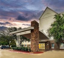 Best Western Plus Las Colinas Inn & Ste Exterior