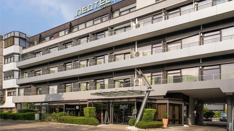 ANA Neotel Exterior