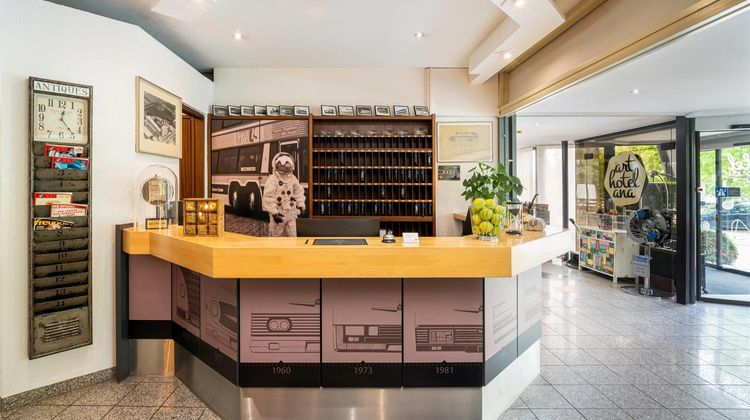 ANA Neotel Lobby