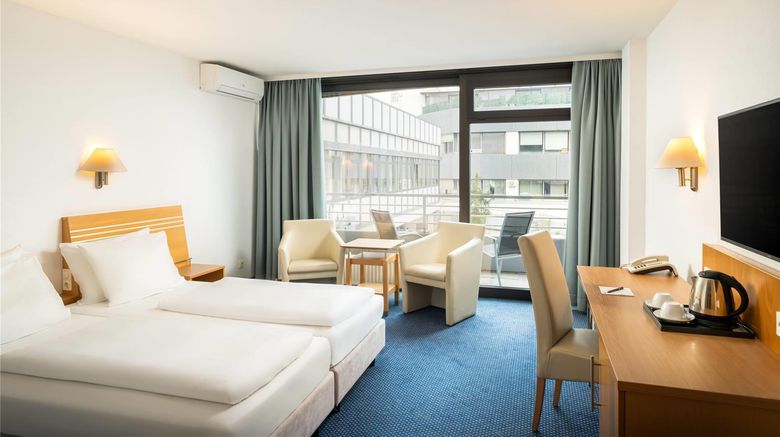 <b>ANA Neotel Room</b>. Images powered by <a href="https://iceportal.shijigroup.com/" title="IcePortal" target="_blank">IcePortal</a>.
