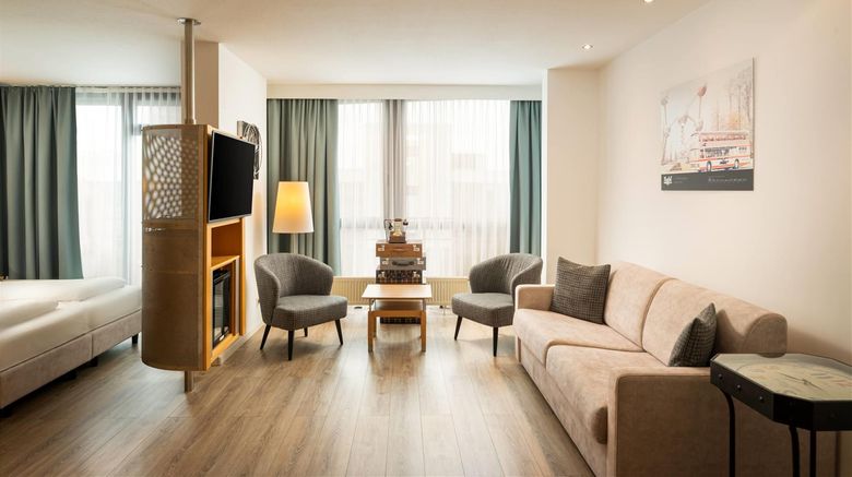 <b>ANA Neotel Suite</b>. Images powered by <a href="https://iceportal.shijigroup.com/" title="IcePortal" target="_blank">IcePortal</a>.