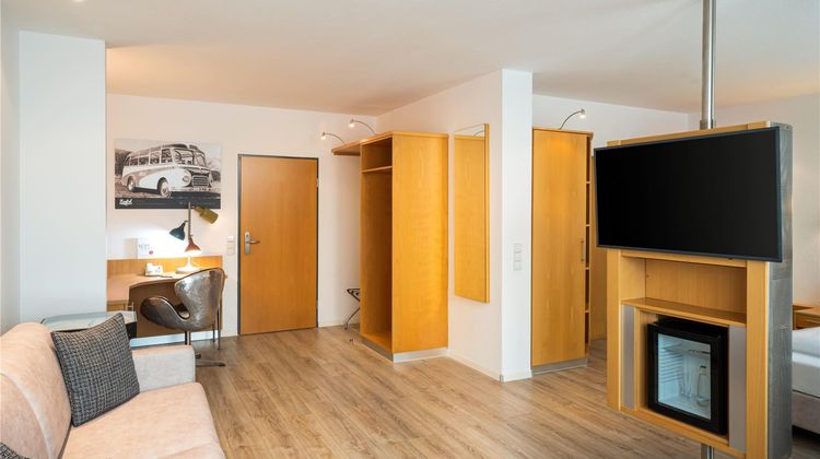 ANA Neotel Suite