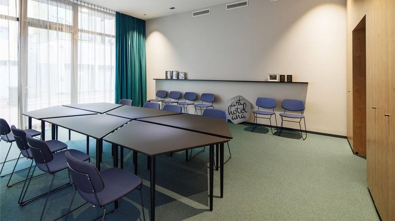 <b>elaya Hotel Goeppingen Meeting</b>. Images powered by <a href="https://iceportal.shijigroup.com/" title="IcePortal" target="_blank">IcePortal</a>.