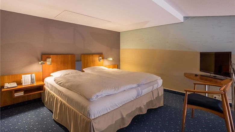 <b>elaya Hotel Frankfurt Oberursel Suite</b>. Images powered by <a href="https://iceportal.shijigroup.com/" title="IcePortal" target="_blank">IcePortal</a>.