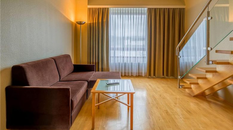 <b>elaya Hotel Frankfurt Oberursel Suite</b>. Images powered by <a href="https://iceportal.shijigroup.com/" title="IcePortal" target="_blank">IcePortal</a>.