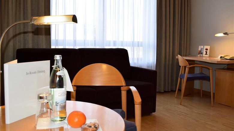 <b>elaya Hotel Frankfurt Oberursel Suite</b>. Images powered by <a href="https://iceportal.shijigroup.com/" title="IcePortal" target="_blank">IcePortal</a>.