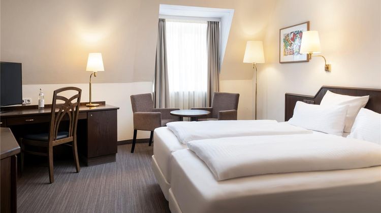 Elaya Hotel Noerdlingen Room