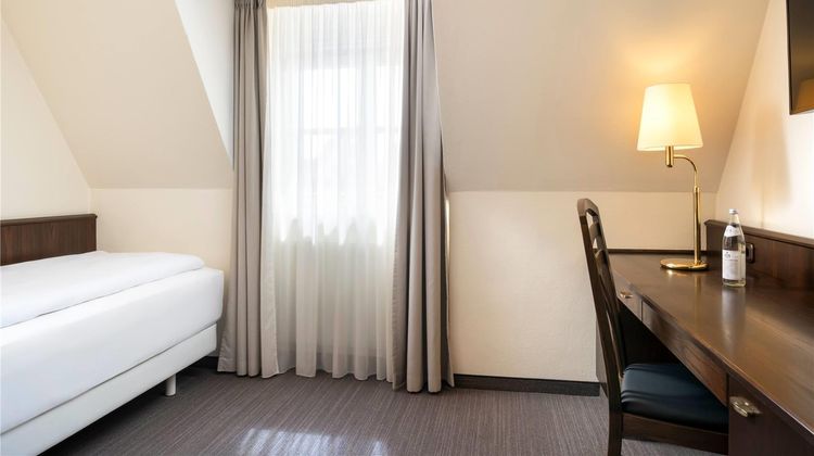 Elaya Hotel Noerdlingen Room