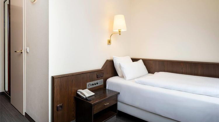 Elaya Hotel Noerdlingen Room