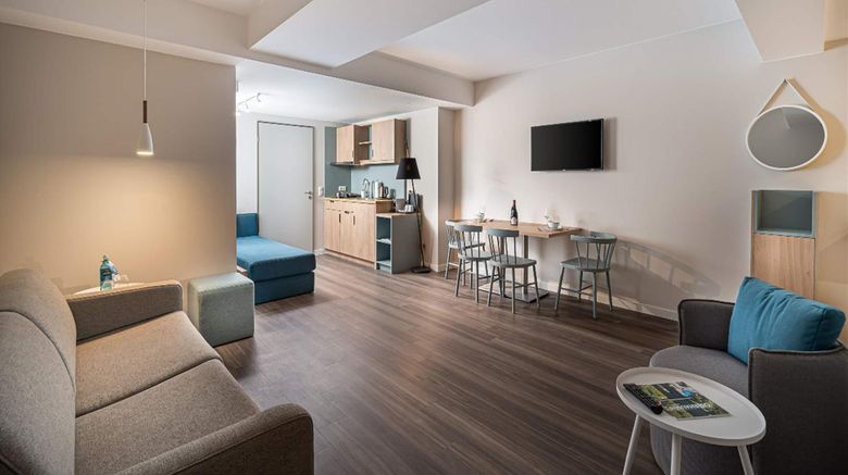 <b>elaya Hotel Oberhausen Suite</b>. Images powered by <a href="https://iceportal.shijigroup.com/" title="IcePortal" target="_blank">IcePortal</a>.