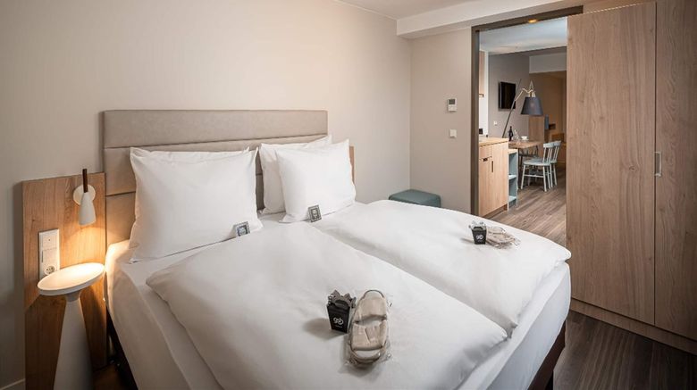 <b>elaya Hotel Oberhausen Suite</b>. Images powered by <a href="https://iceportal.shijigroup.com/" title="IcePortal" target="_blank">IcePortal</a>.