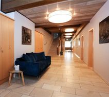 ANA Goggl Lobby