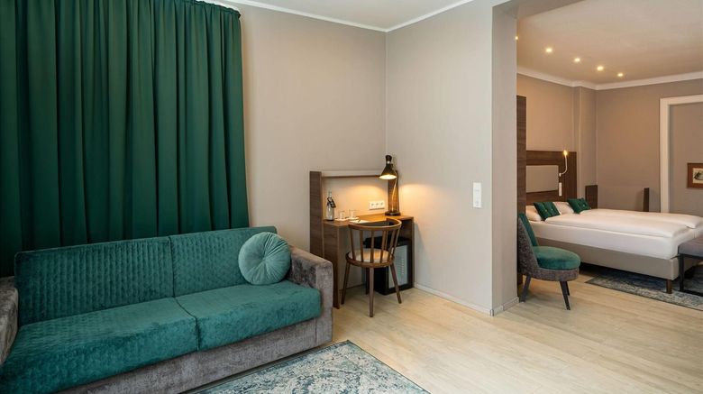 <b>ANA Liberty Suite</b>. Images powered by <a href="https://iceportal.shijigroup.com/" title="IcePortal" target="_blank">IcePortal</a>.
