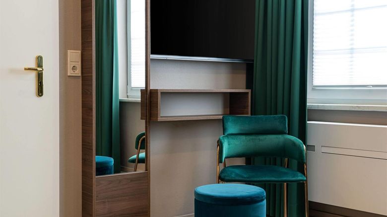 <b>ANA Liberty Suite</b>. Images powered by <a href="https://iceportal.shijigroup.com/" title="IcePortal" target="_blank">IcePortal</a>.