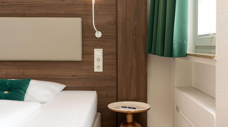 <b>ANA Liberty Room</b>. Images powered by <a href="https://iceportal.shijigroup.com/" title="IcePortal" target="_blank">IcePortal</a>.