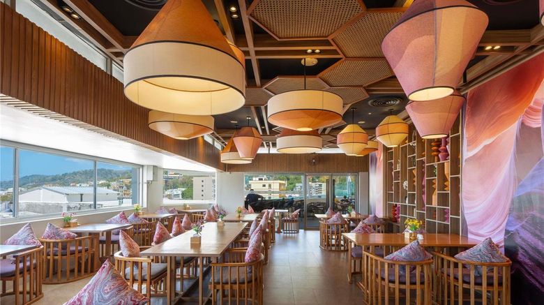 <b>Mercure Phuket Patong Journeyhub Restaurant</b>. Images powered by <a href="https://iceportal.shijigroup.com/" title="IcePortal" target="_blank">IcePortal</a>.