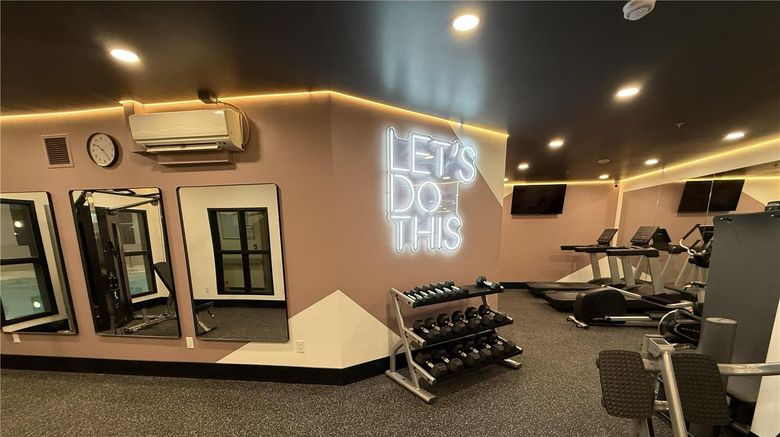 <b>Best Western Plus Rose City Suites Health</b>. Images powered by <a href="https://iceportal.shijigroup.com/" title="IcePortal" target="_blank">IcePortal</a>.