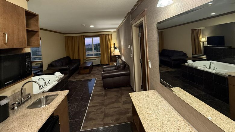 <b>Best Western Plus Rose City Suites Room</b>. Images powered by <a href="https://iceportal.shijigroup.com/" title="IcePortal" target="_blank">IcePortal</a>.