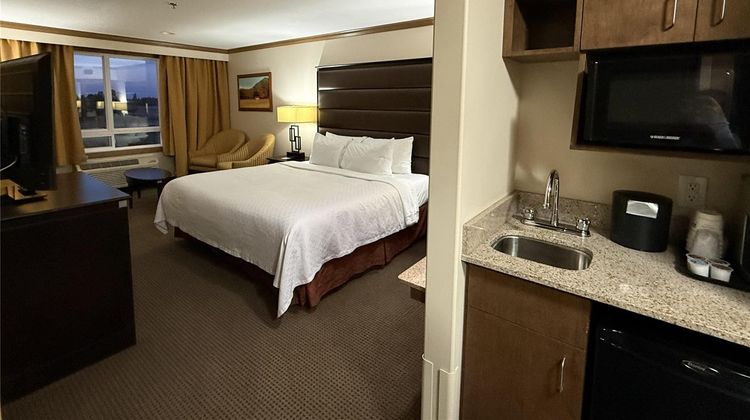 Best Western Plus Rose City Suites Suite