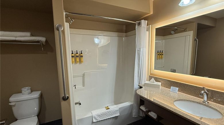<b>Best Western Plus Rose City Suites Suite</b>. Images powered by <a href="https://iceportal.shijigroup.com/" title="IcePortal" target="_blank">IcePortal</a>.