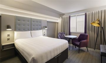 Holiday Inn Express London-Newbury Park