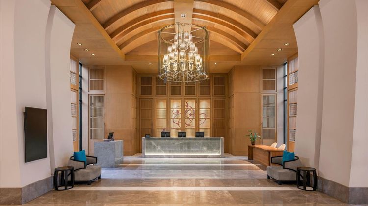 Hilton Bangkok Suvarnabhumi Golf Resort Lobby