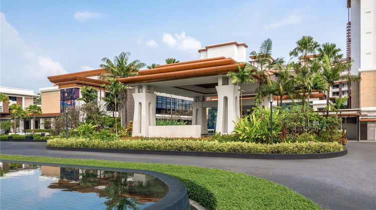 Hilton Bangkok Suvarnabhumi Golf Resort Exterior
