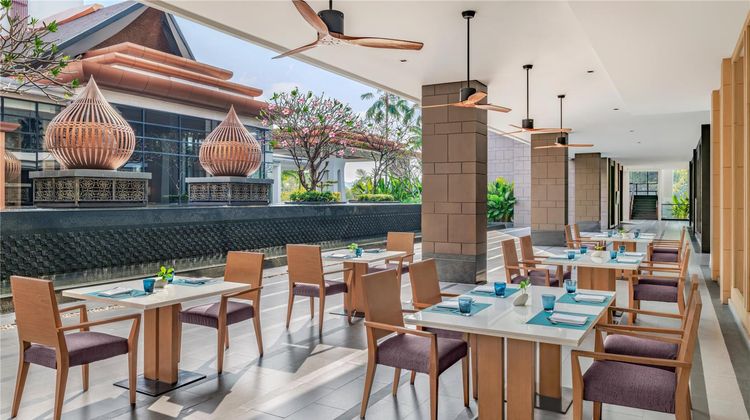 Hilton Bangkok Suvarnabhumi Golf Resort Restaurant
