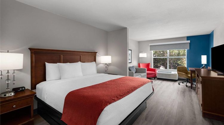 Baymont Inn & Suites Atlanta I-75 South Suite