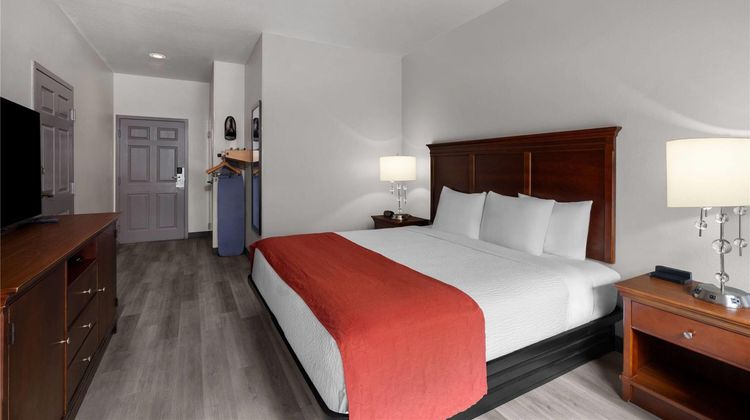 Baymont Inn & Suites Atlanta I-75 South Room