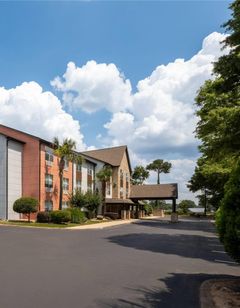 Baymont Inn & Suites Atlanta I-75 South