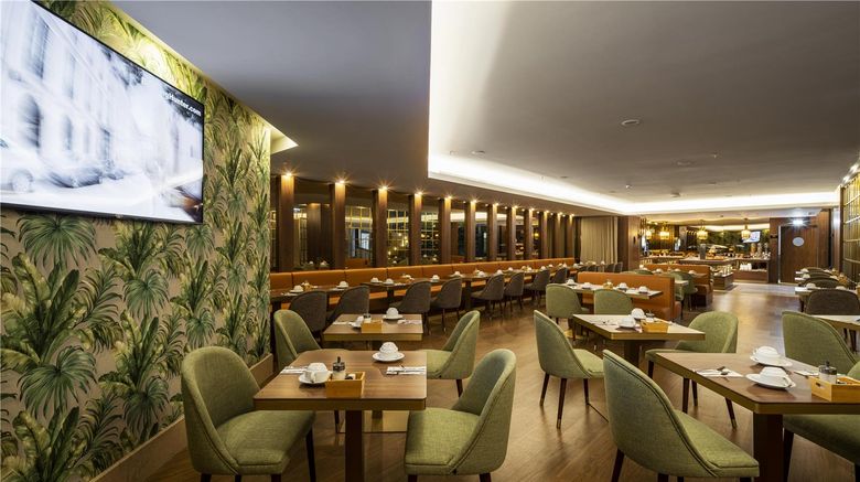 <b>Turim Oporto Hotel Restaurant</b>. Images powered by <a href="https://iceportal.shijigroup.com/" title="IcePortal" target="_blank">IcePortal</a>.