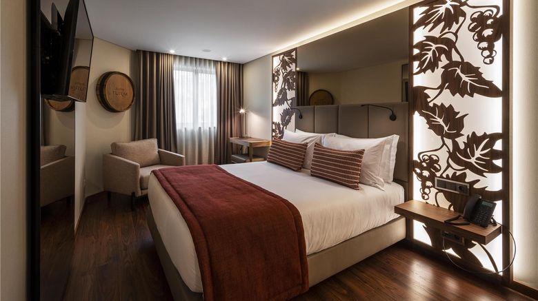 <b>Turim Oporto Hotel Room</b>. Images powered by <a href="https://iceportal.shijigroup.com/" title="IcePortal" target="_blank">IcePortal</a>.